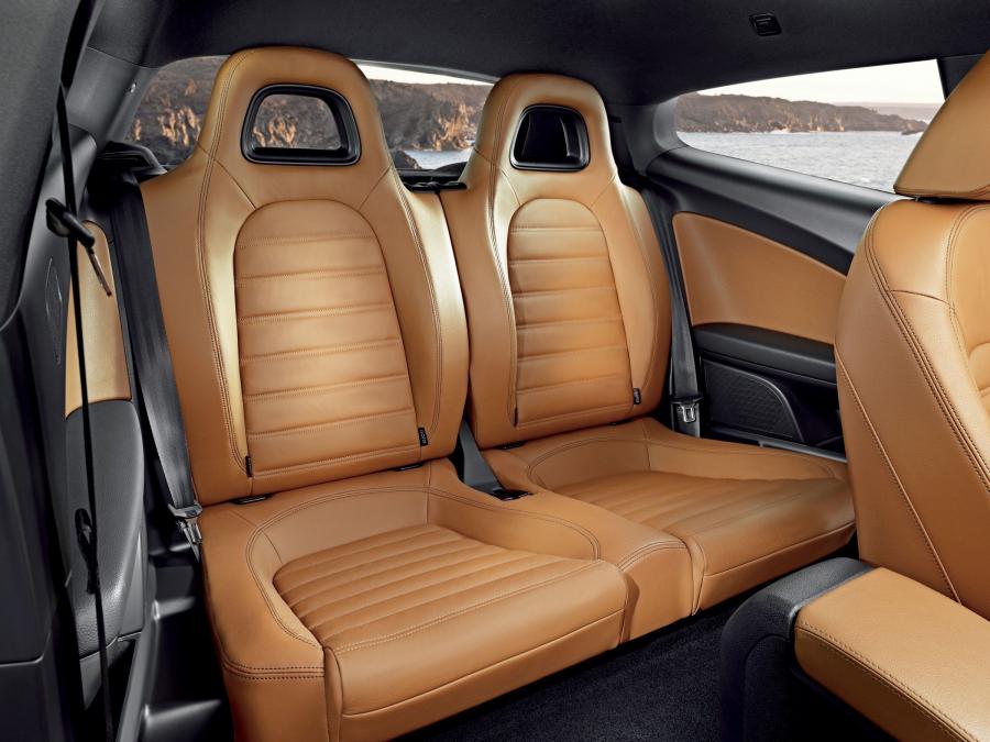  Volkswagen Scirocco 2008 года  (фото 18 из 143)